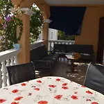Ruhige Mit Terrasse Und Garten By Interhome *