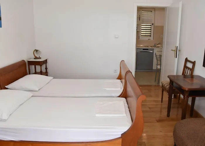 Apartmán Ruhige Mit Terrasse Und Garten By Interhome *