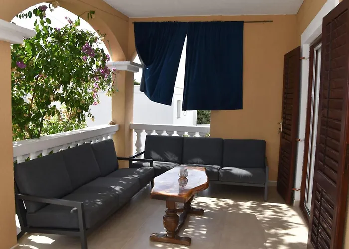 Lejlighed Ruhige Mit Terrasse Und Garten By Interhome *