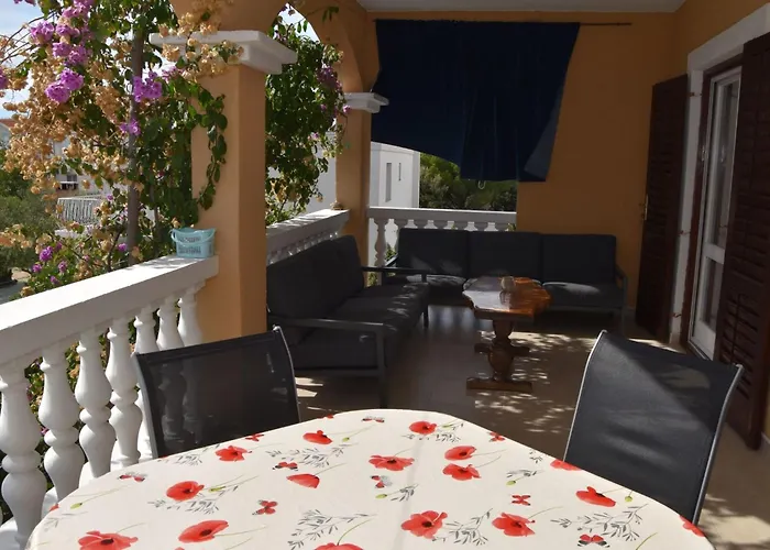 Ruhige Mit Terrasse Und Garten By Interhome *