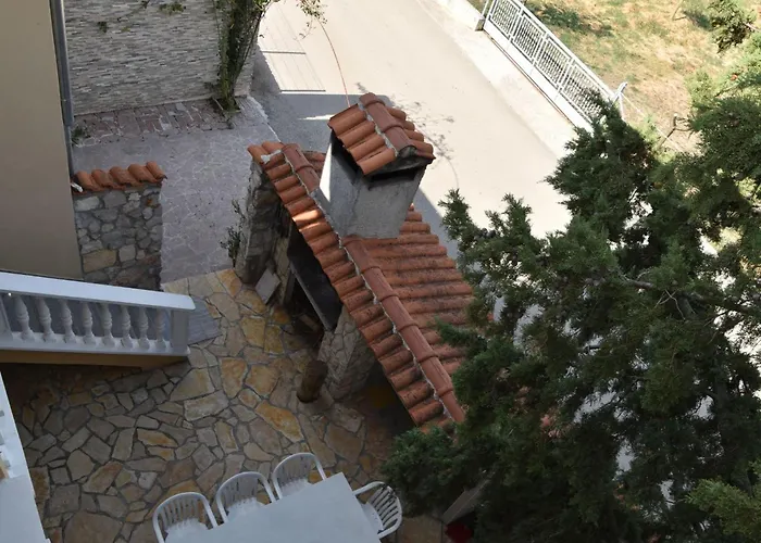 Ruhige Mit Terrasse Und Garten By Interhome * Pakoštane