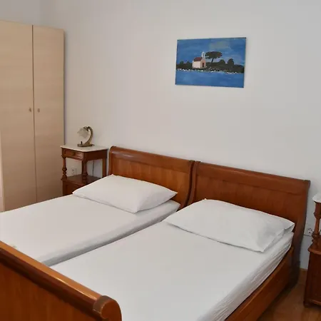 Ruhige Mit Terrasse Und Garten By Interhome Apartmán Pakoštane