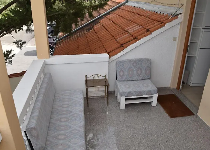 Ruhige Mit Terrasse Und Garten By Interhome * Pakostane